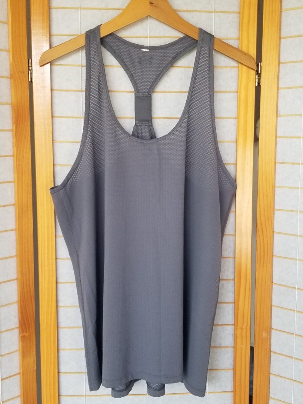 Under Armour Run Mesh Tank Top Racer Back Gray Women's Size XL